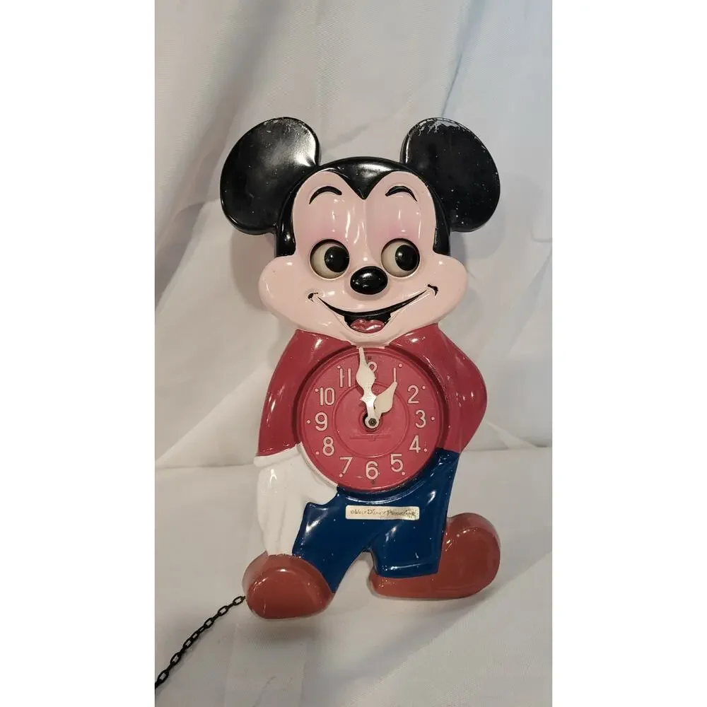 Vintage Walt Disney Productions Mickey Mouse Wall Clock Japan Wind-Up Pull Chain